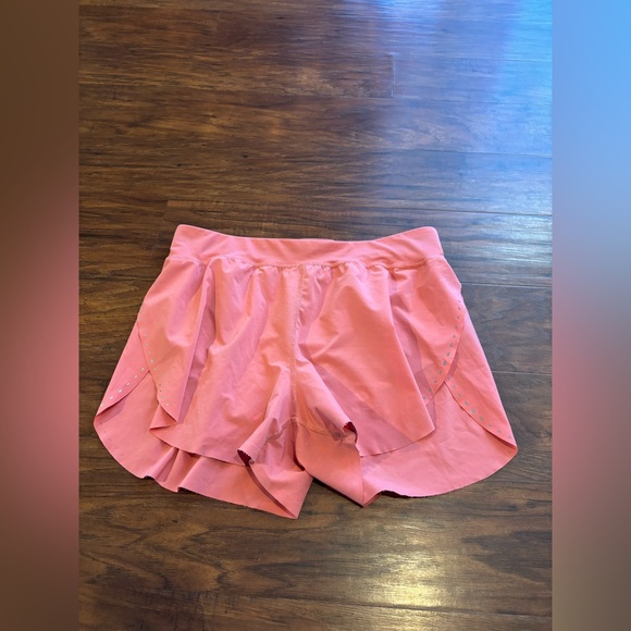 Lululemon Find Your Pace Hi-Rise Running Short 3" Lined Sunset Coral Size 6 - Picture 2 of 3